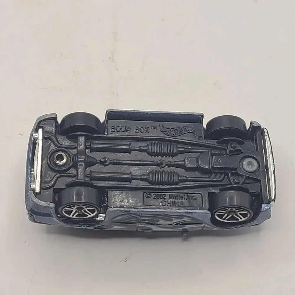 2002 Mattel Hot Wheels SUV - Boom Box - Blue with Black and White Flames